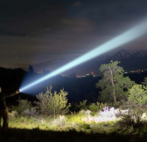 Militärische Laser-Taschenlampe Titanium – Die stärkste der Welt