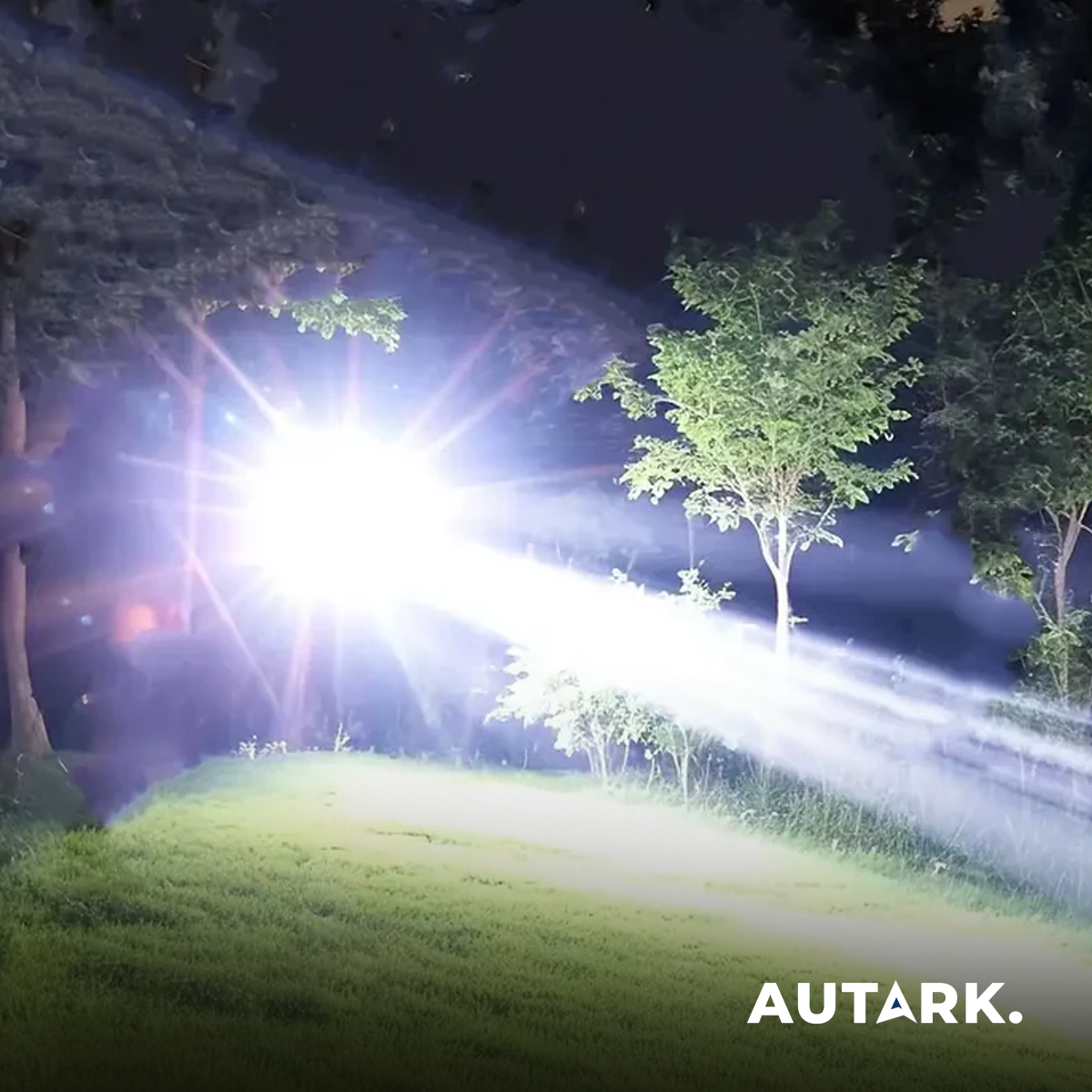 Autark Gear™ | Hochleistungs-LED-Taschenlampe mit Zoomfunktion