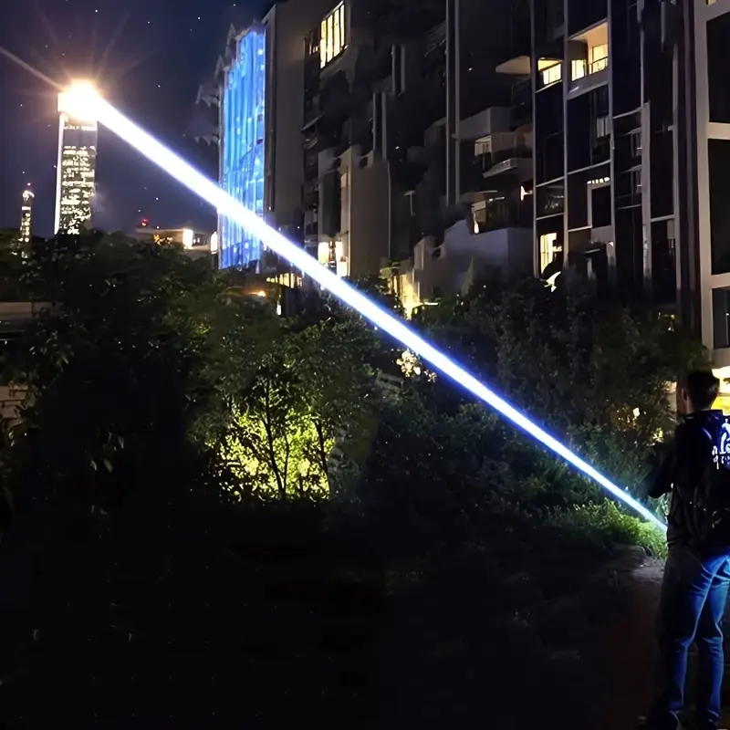 Militärische Laser-Taschenlampe Titanium – Die stärkste der Welt
